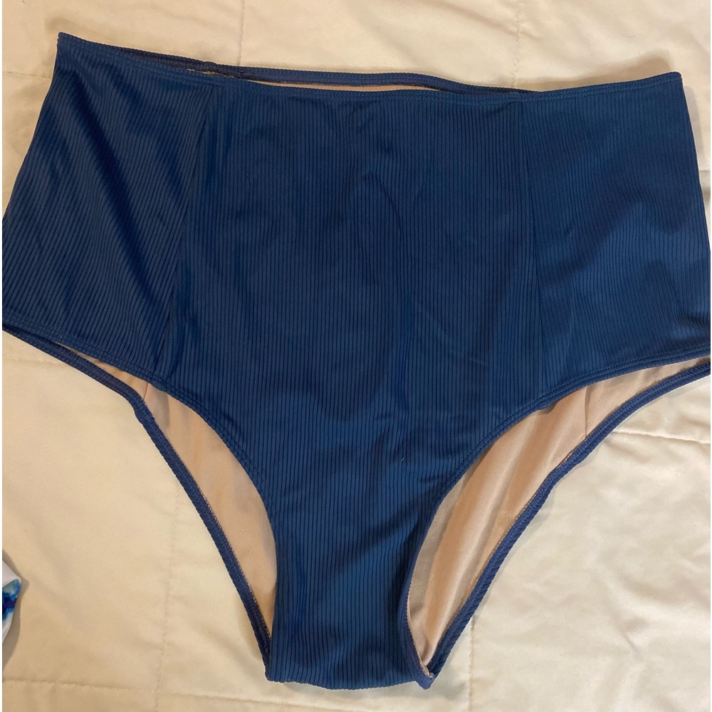 Kortni jeane high waisted swim bottoms. Xl
